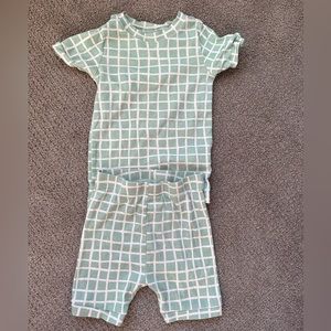 Old navy light green pajamas. Size 4T